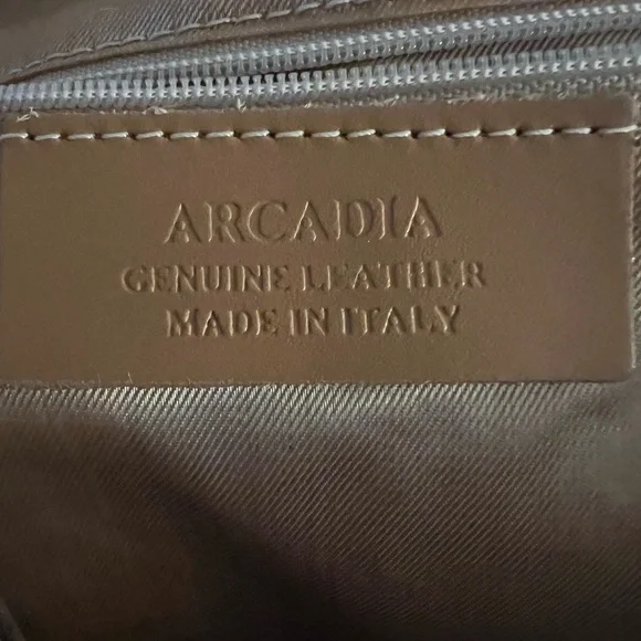 Arcadia Tan Leather Shoulder/ Tote Bag - Picture 6 of 11